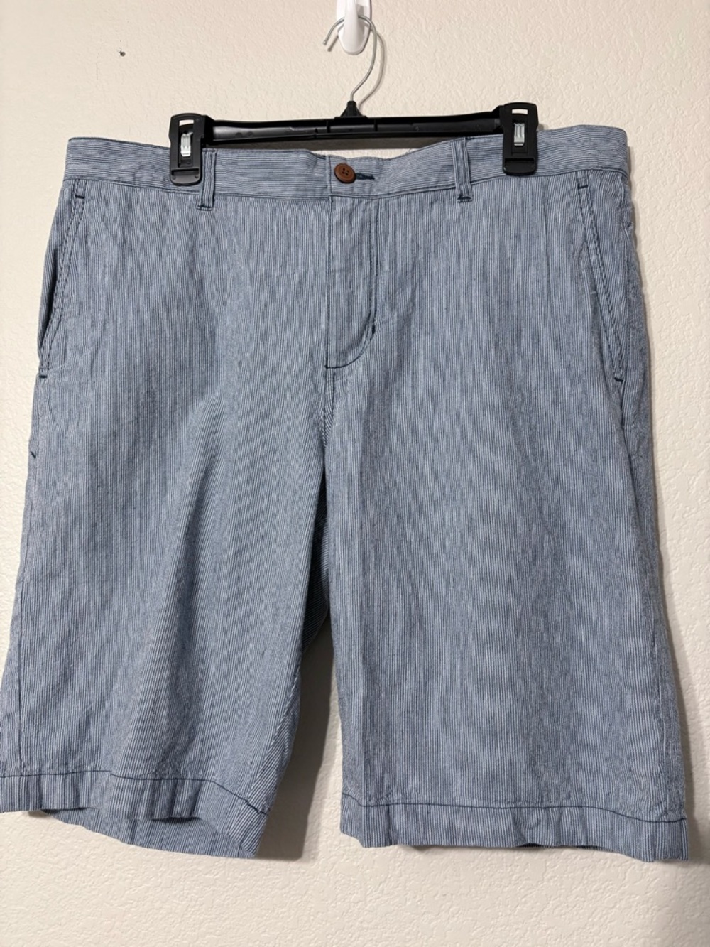 Men's Tommy Bahama Linen Cotton Blue White Striped Casual Shorts. Coastal, Vacay